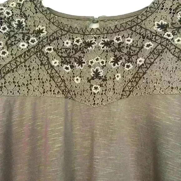 Torrid Super Soft KnitsTop Size 00(M/L) Olive Green Crocheted Embroidered Casual - Picture 2 of 9